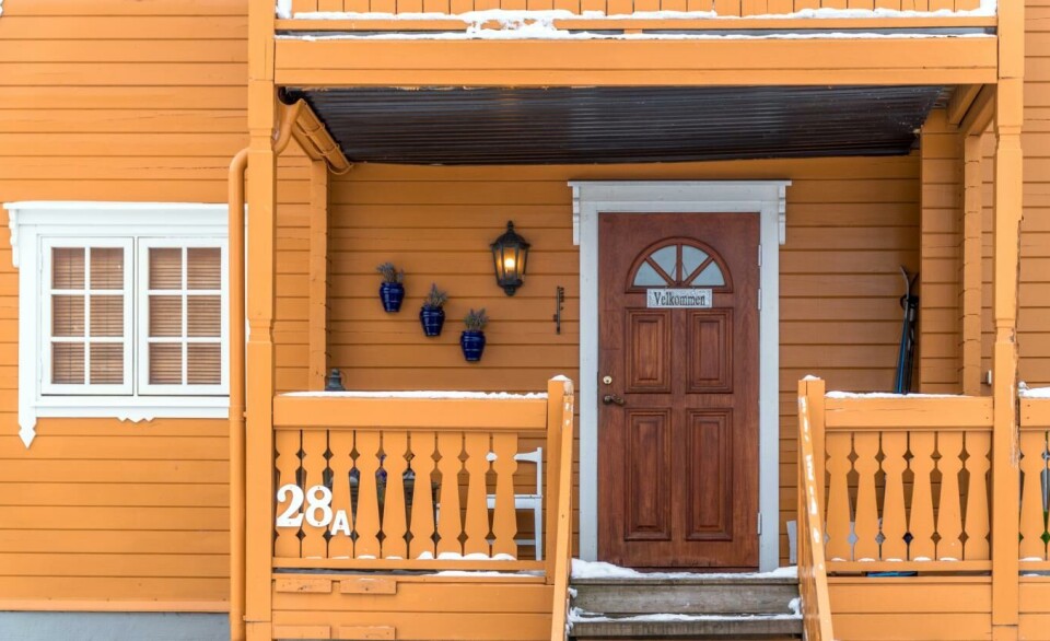 Det er viktig at ytterdøren passer med husets stil slik at den ikke skiller seg ut for mye.