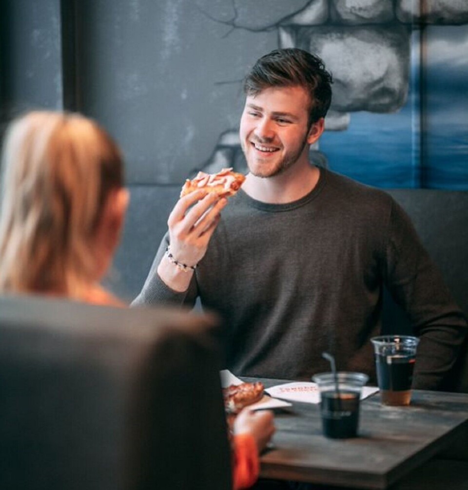 Foto Kombiner aktiviteter med mat, drikke og møterom